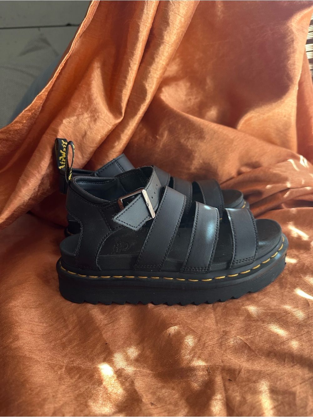 DR. MARTENS BLAIRE PLATFORM SANDALS Women’s Size 6